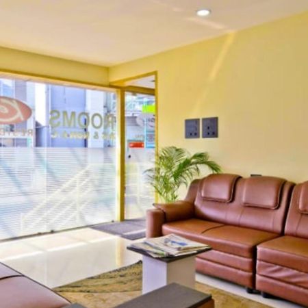 Отель Kenz Residency Коччи Экстерьер фото