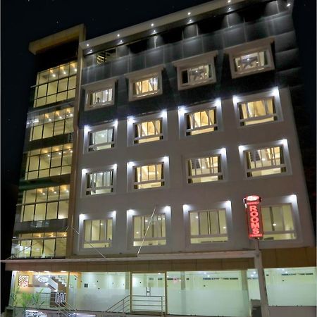 Отель Kenz Residency Коччи Экстерьер фото